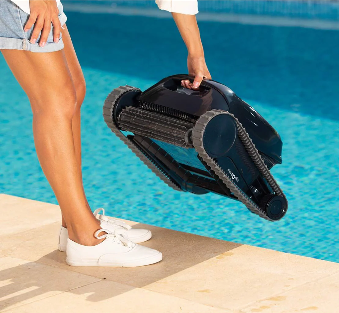 Dolphin Liberty 200 Cordless Robotic Vacuum for Above Ground & Inground Pools (99998120-US) - Image 4