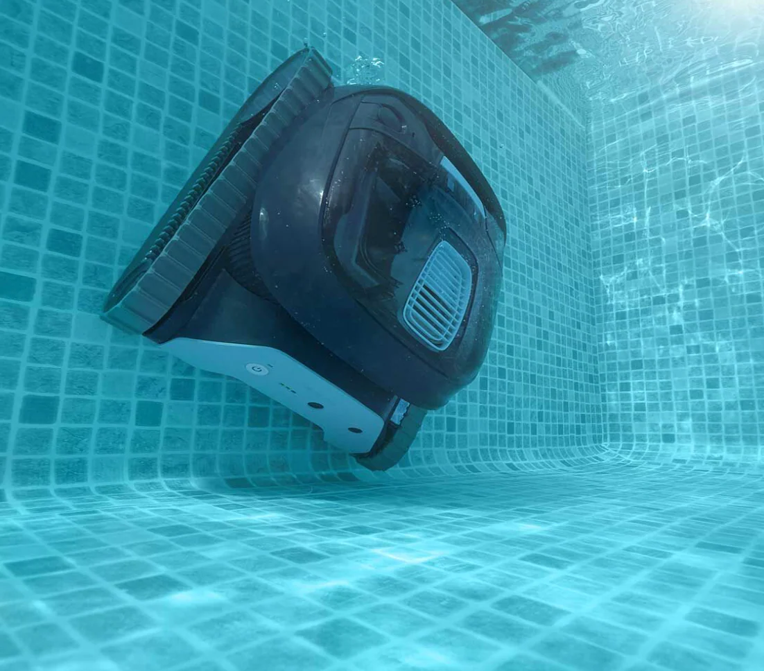 Dolphin Liberty 200 Cordless Robotic Vacuum for Above Ground & Inground Pools (99998120-US) - Image 5